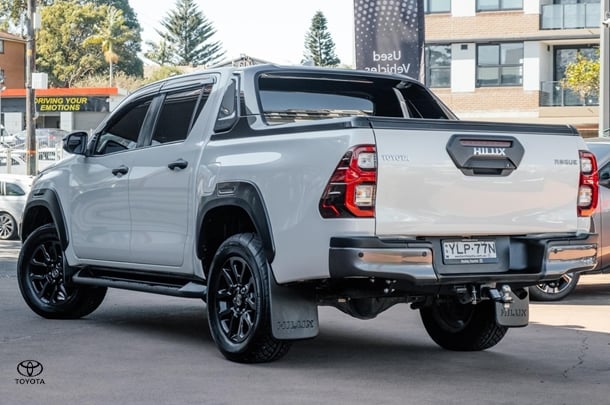 2021 TOYOTA Hilux 4x4 Rogue image 2