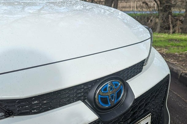 2021 Toyota Corolla Sedan Hybrid Ascent Sport image 3