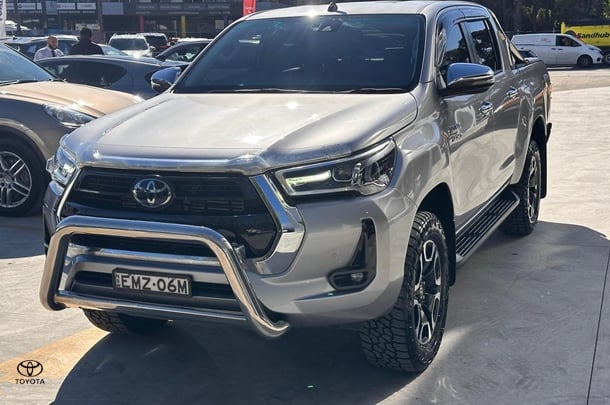 2021 Toyota HiLux 4x4 SR5 image 7