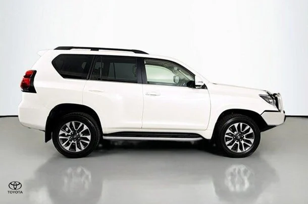 2022 Toyota Prado VX image 10