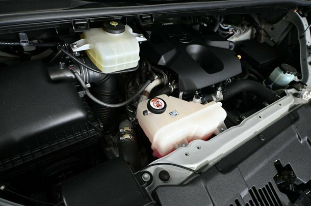 2019 Toyota Hiace LWB image 11