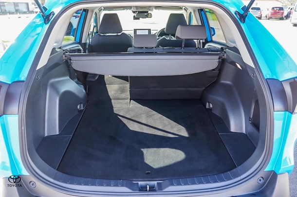 2019 Toyota RAV4 GXL image 11