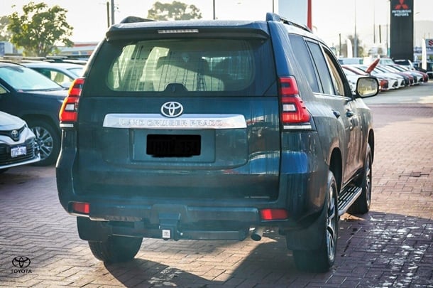 2022 Toyota Prado VX image 8