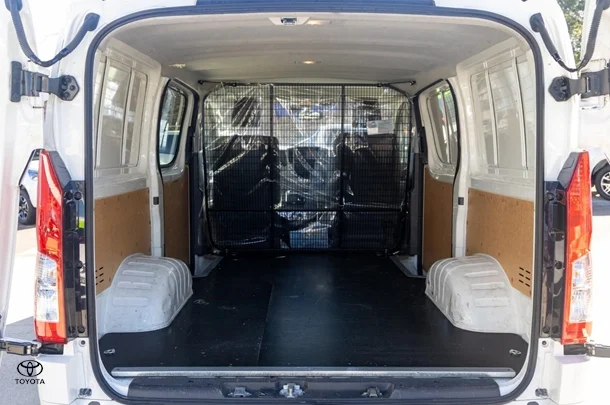 2022 Toyota HIACE LWB image 19