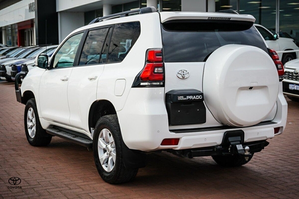 2018 Toyota Prado GXL image 6