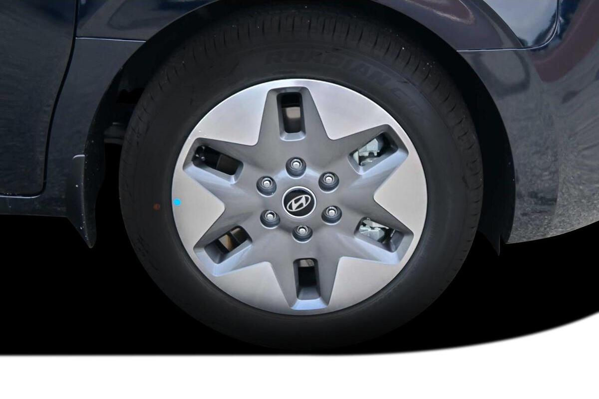 2024 Hyundai STARIA Auto AWD MY25 image 6