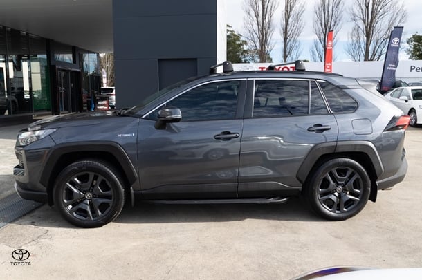 2022 Toyota RAV4 Hybrid Edge AWD image 3