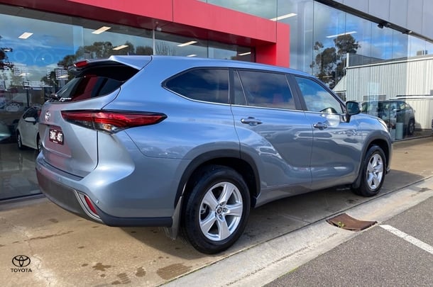 2024 Toyota Kluger GX image 2