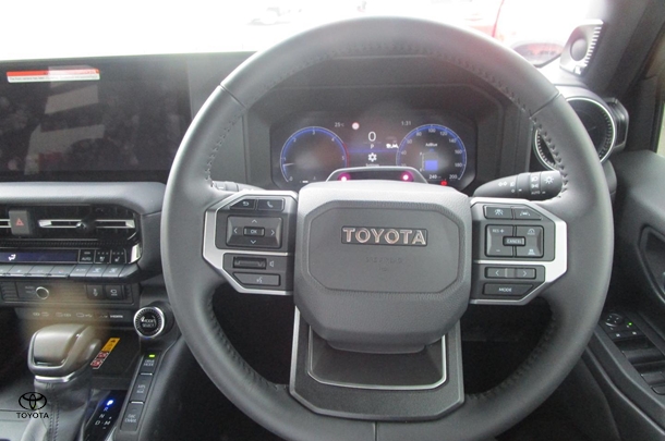 2024 Toyota Prado VX image 14