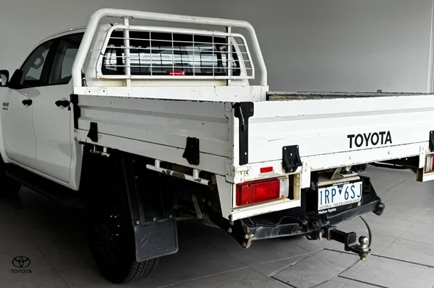 2020 Toyota Hilux SR image 11