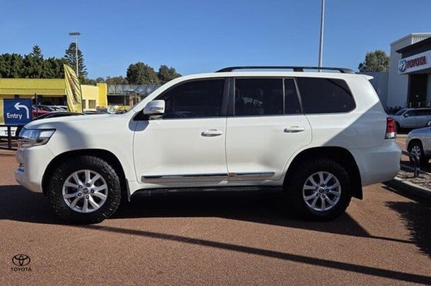 2020 Toyota Landcruiser Sahara image 7
