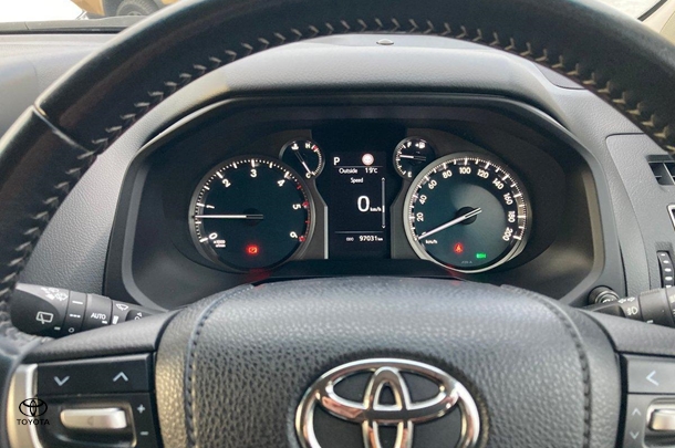 2021 Toyota Prado VX image 15
