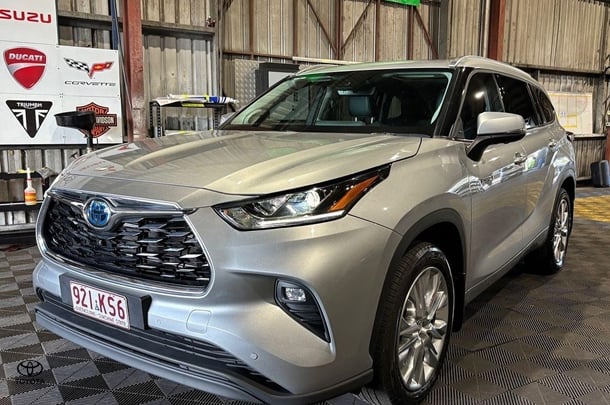 2024 Toyota Kluger Hybrid AWD GRANDE image 7