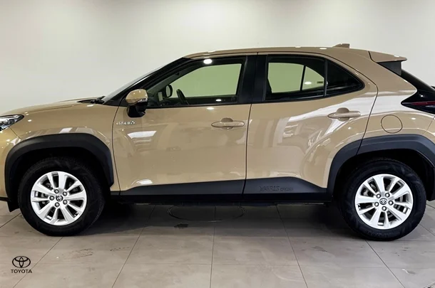 2021 Toyota Yaris Cross Hybrid GX image 8