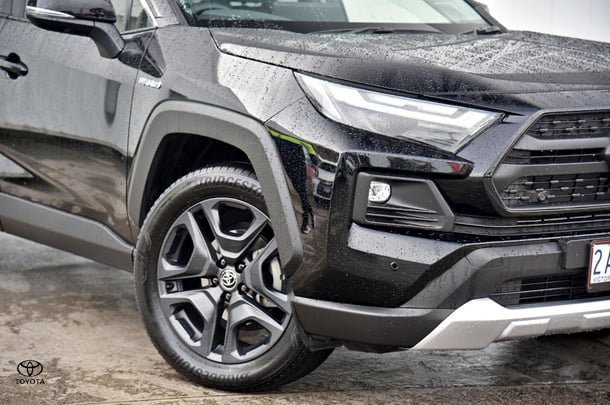 2024 Toyota RAV4 Hybrid Edge AWD image 2
