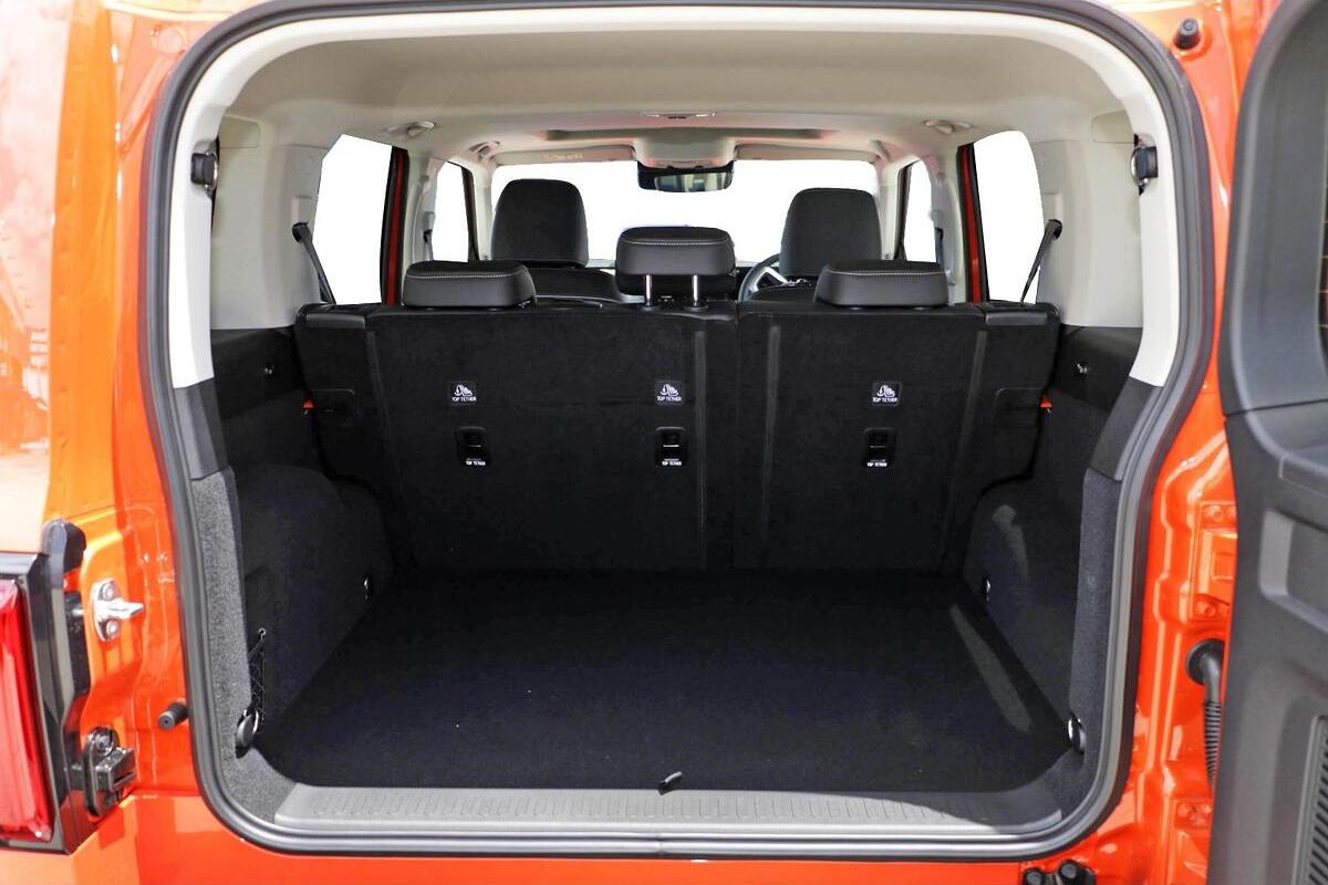 2024 GWM Tank 300 Lux Auto 4x4 image 10