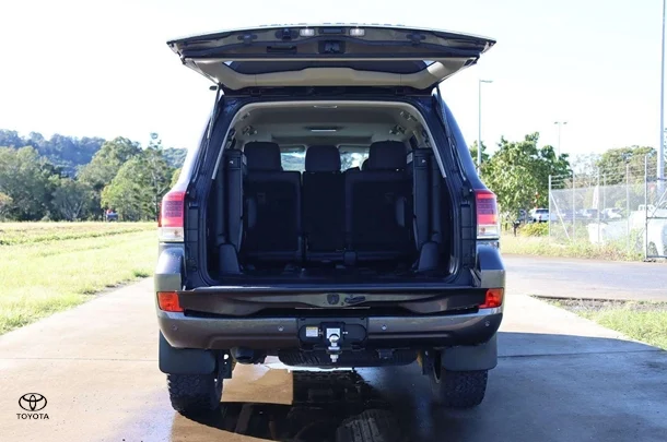 2020 Toyota Landcruiser VX image 13