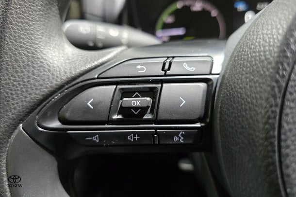 2024 Toyota Yaris HB Hybrid Ascent Sport image 16