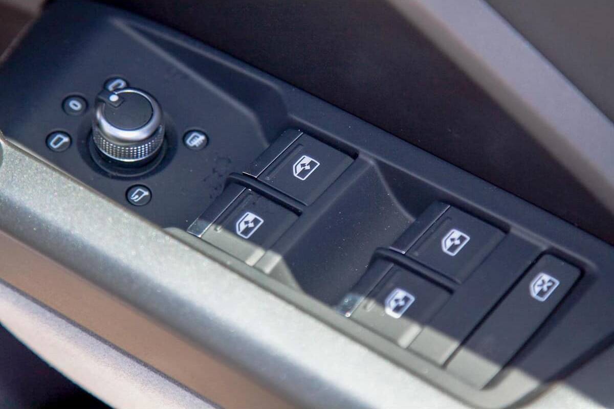 2025 Audi Q3 40 TFSI S Line Auto quattro MY25 image 17