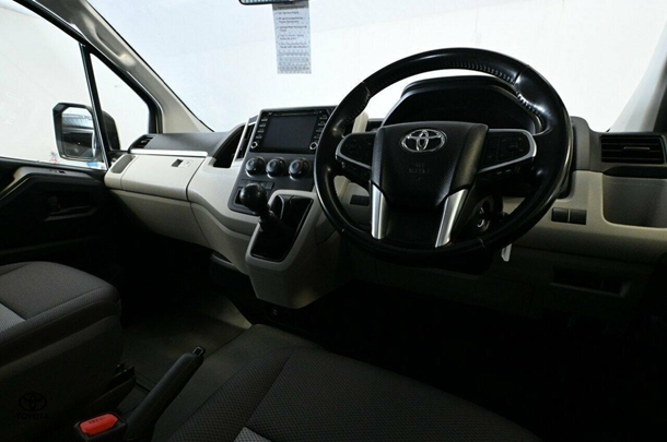 2019 Toyota Hiace LWB image 19