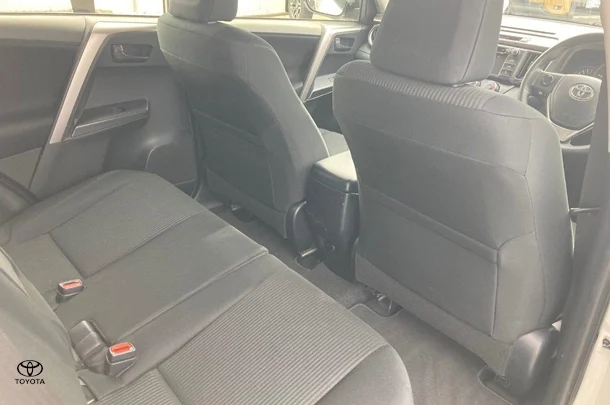 2016 Toyota RAV4 GX-2WD image 11