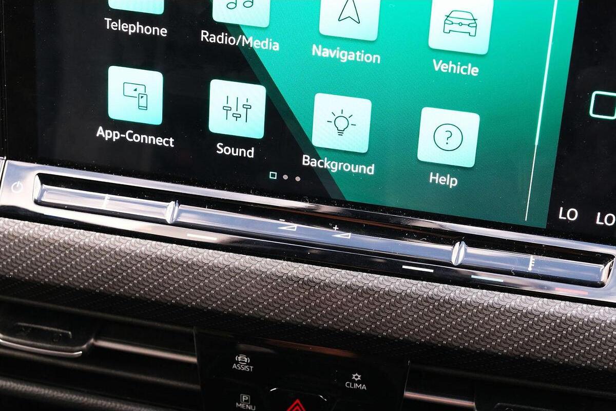 2024 Volkswagen Golf 110TSI R-Line 8 Auto MY24 image 14