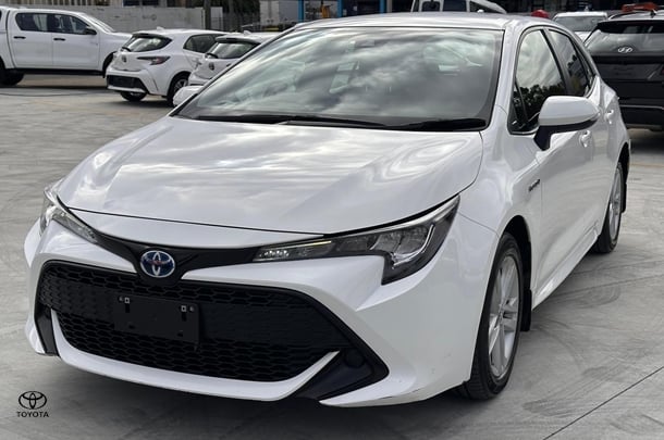 2022 Toyota Corolla Hatch Hybrid Ascent Sport image 7