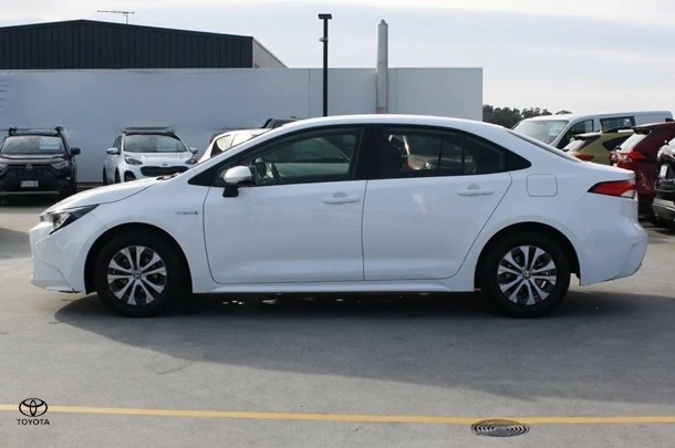 2021 Toyota Corolla Sedan Hybrid Ascent Sport image 5
