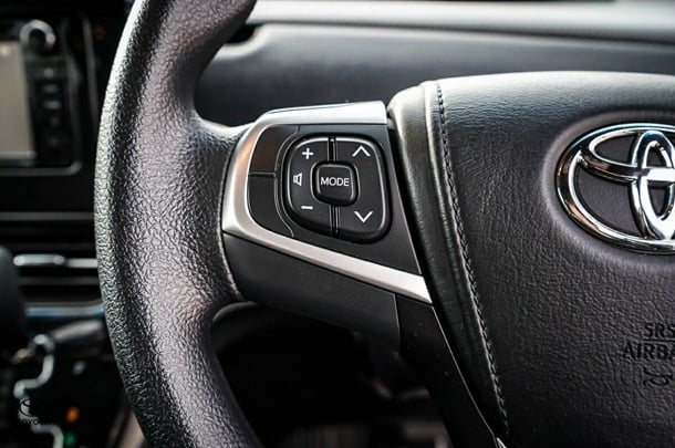 2019 Toyota Tarago GLi image 17