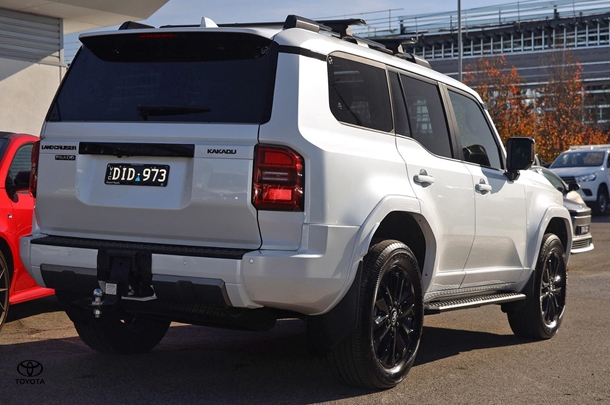 2024 Toyota Prado Kakadu image 13