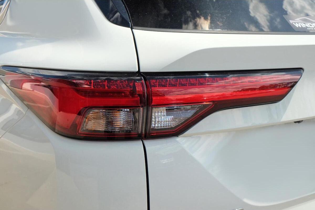 2025 Mitsubishi Outlander PHEV Exceed ZM Auto AWD MY24 image 8