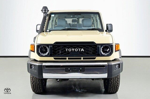 2024 Toyota LANDCRUISER MILITARY GXL image 2