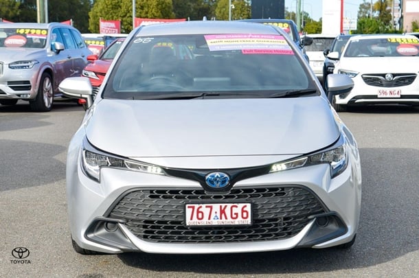 2024 Toyota Corolla Hatch Hybrid Ascent Sport image 3
