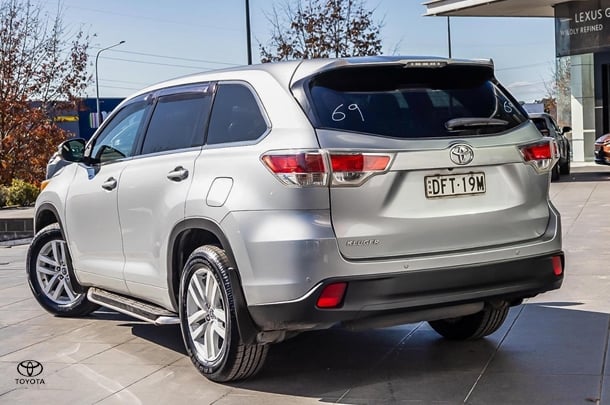 2015 Toyota KLUGER 4x2 GX image 3