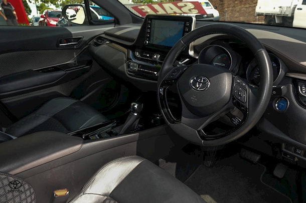 2023 Toyota C-HR Hybrid Koba 2WD image 8