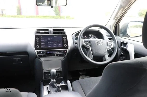 2021 Toyota Prado GX image 6