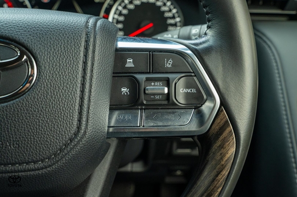 2023 TOYOTA Landcruiser VX image 22