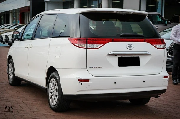 2019 Toyota Tarago GLi image 6