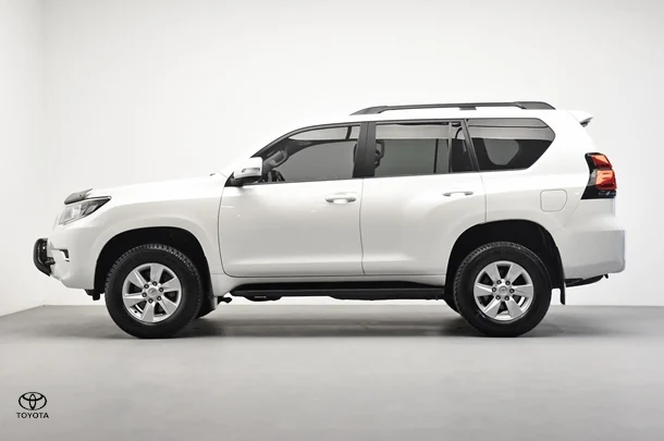 2020 Toyota Prado GXL image 3
