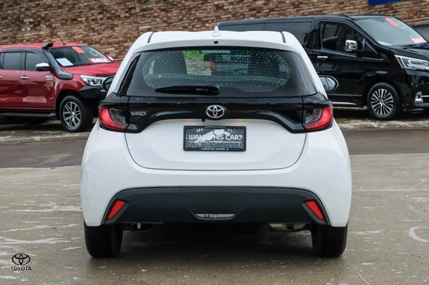 2022 Toyota Yaris Ascent Sport image 5