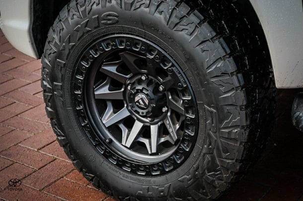 2019 Toyota Hilux 4x4 Rogue image 5