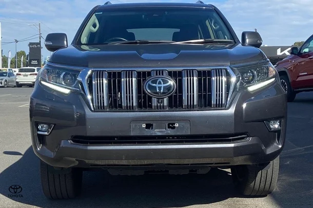 2021 Toyota Landcruiser Prado VX image 3