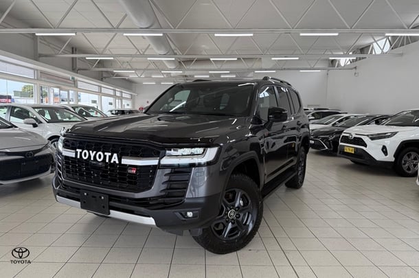 2022 Toyota Landcruiser GR-S image 1