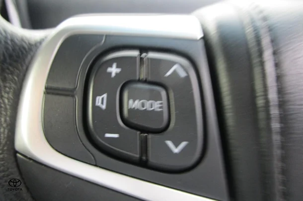 2019 Toyota Tarago GLX image 19