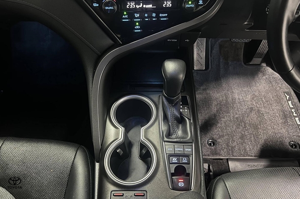 2021 Toyota Camry Hybrid SL image 19