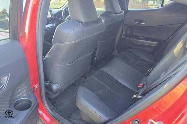 2021 Toyota C-HR Hybrid GR-S image 20