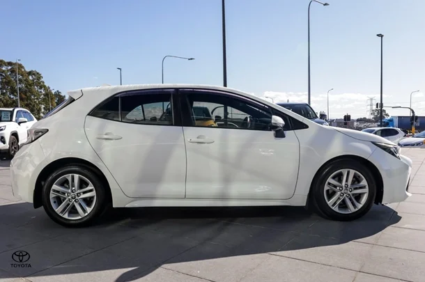 2018 Toyota Corolla Ascent Sport image 3