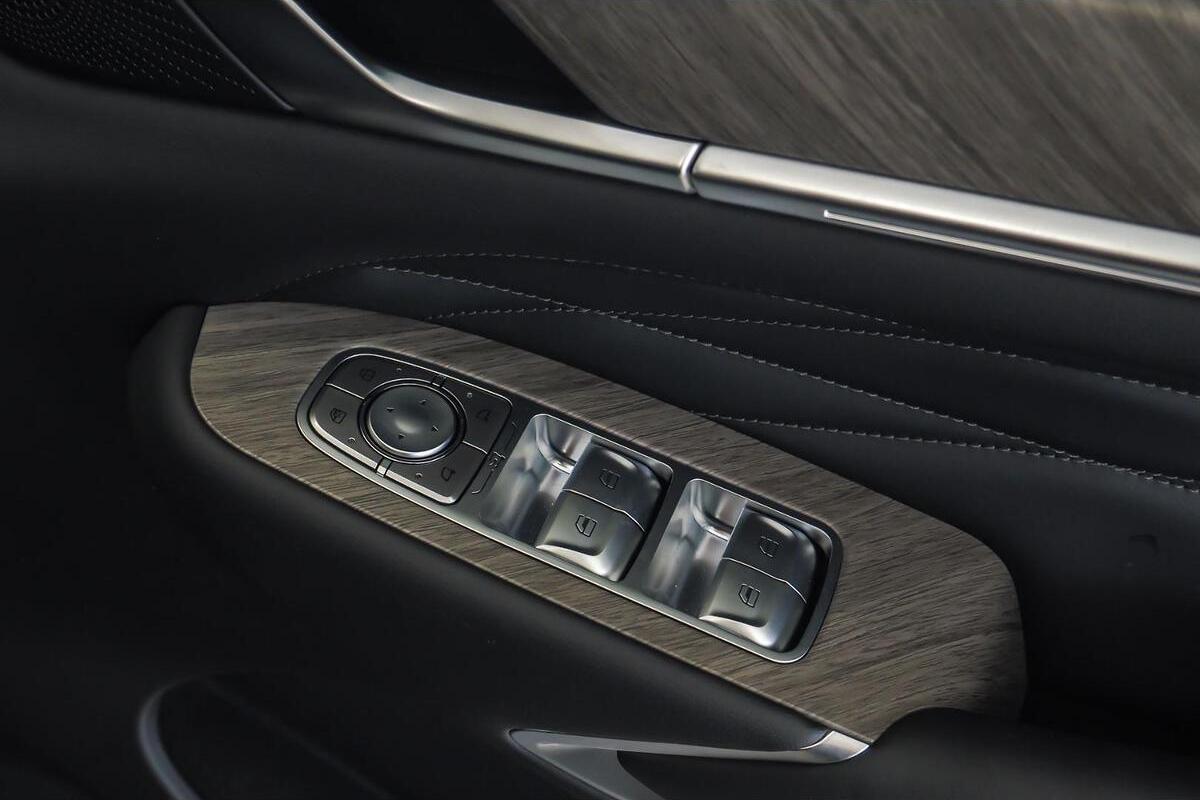 2024 GWM Tank 500 Lux Hybrid Auto 4WD image 22