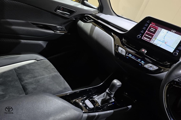 2023 Toyota C-HR Hybrid GR-S image 26