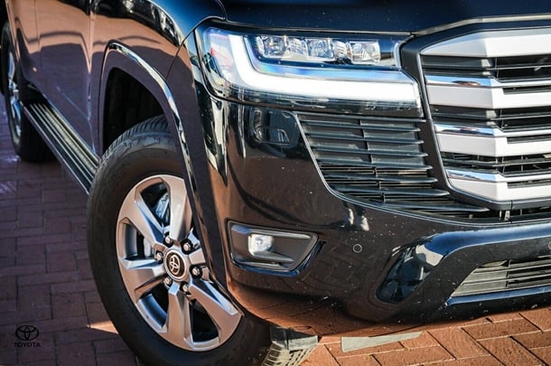 2023 Toyota Landcruiser VX image 2